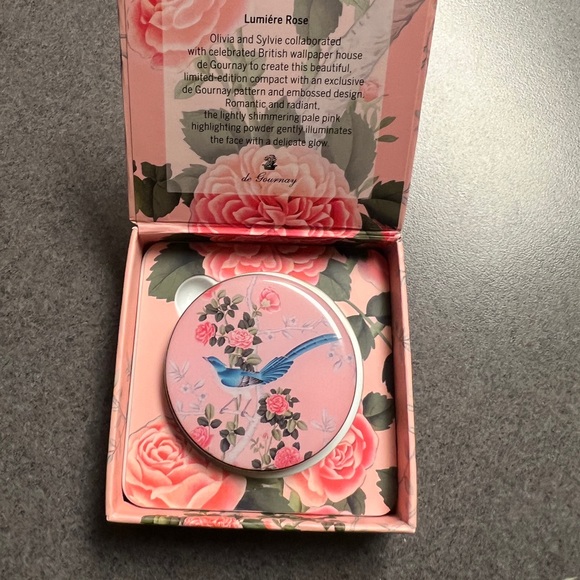 Chantecaille Lumiere Rose Highlighter - Picture 2 of 3